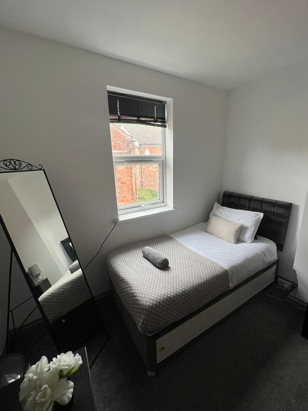 Lincoln City Centre Rooms P&S 외부 사진