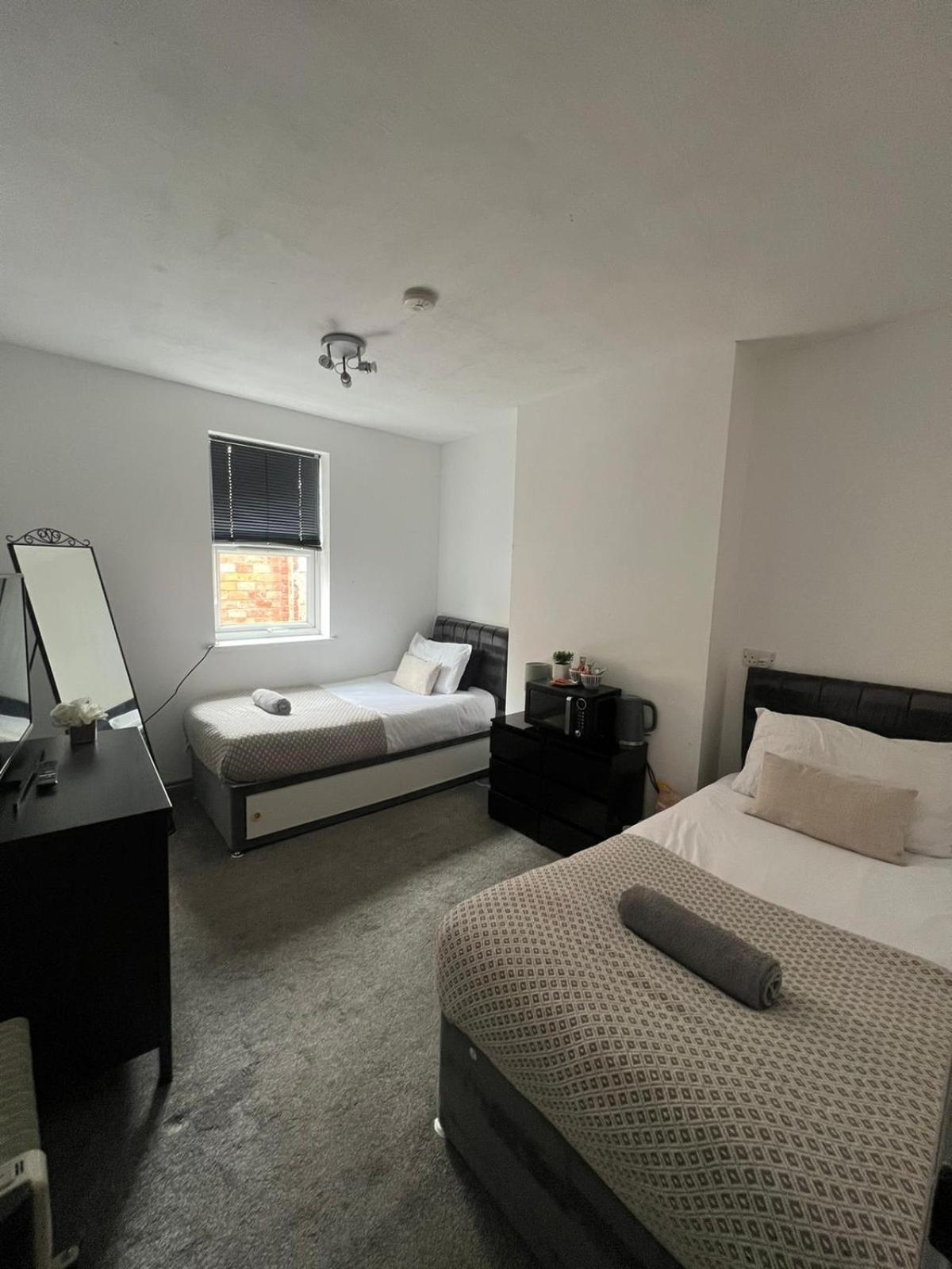 Lincoln City Centre Rooms P&S 외부 사진