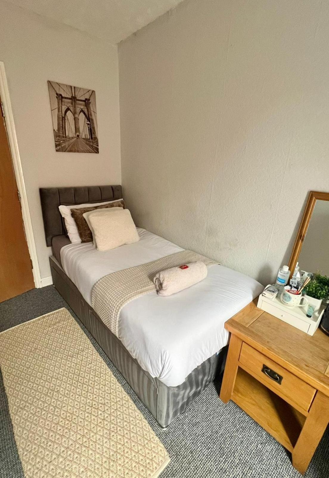 Lincoln City Centre Rooms P&S 외부 사진