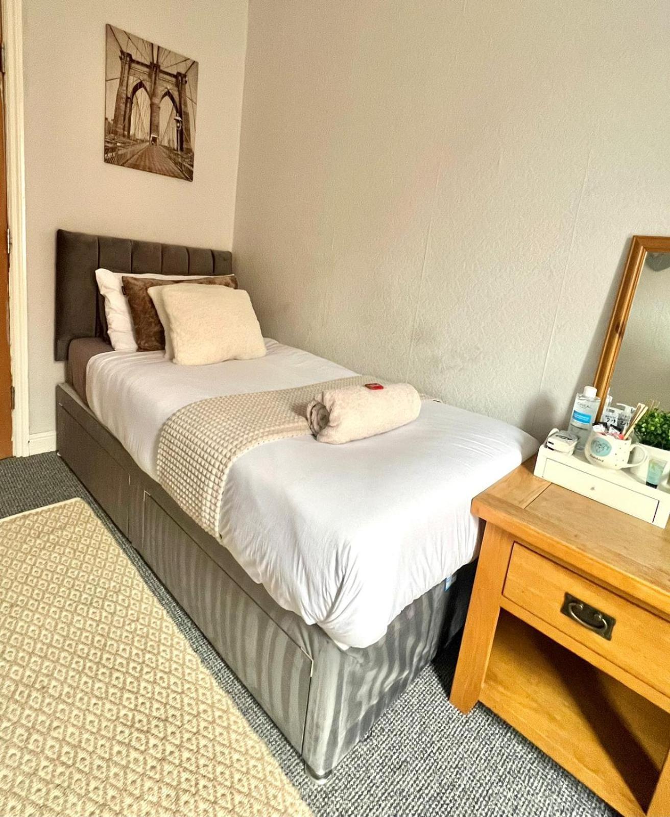 Lincoln City Centre Rooms P&S 외부 사진